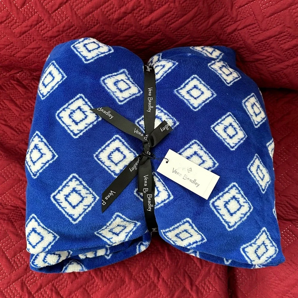 Vera Bradley Oversized Throw Royal Blue White Blanket Geo‎ Fleece 94” X 66” NWT